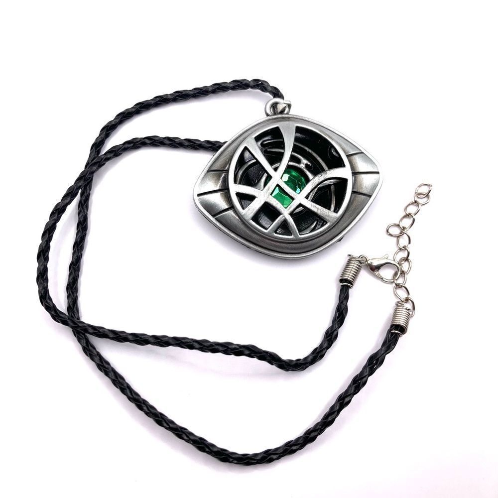 Cosplay Doctor Strange Crystal Eye of Agamotto Pendant Necklace